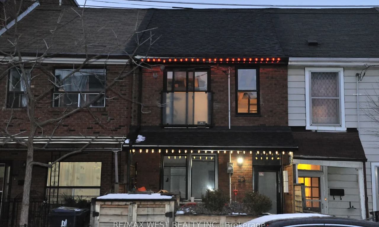 Att/Row/Twnhouse 2 bedroom 2 bathroom at 25 Euclid Ave in Toronto - MLS# C11959074