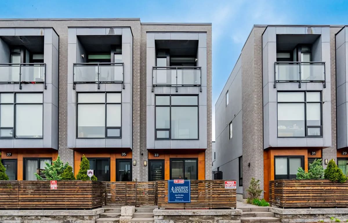 Att/Row/Twnhouse 3 bedroom 3 bathroom at 33 Achtman Lane in Toronto - MLS# C11969462