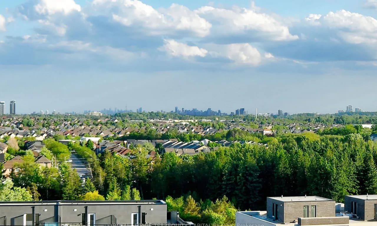 Condo Apt 1 bedroom 2 bathroom at 2 David Eyer Rd in Richmond Hill - MLS# N11905275