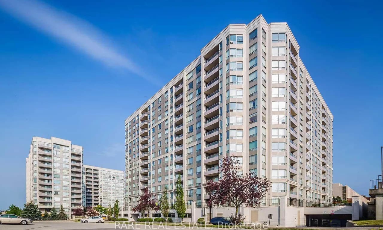 Condo Apt 1 bedroom 1 bathroom at 9015 Leslie St in Richmond Hill - MLS# N11920225