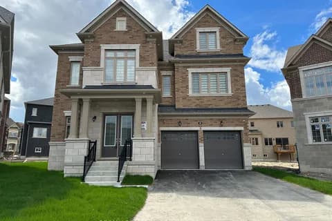 Detached 4 bedroom 5 bathroom at 41 Perigo Crt in Richmond Hill - MLS# N8329070