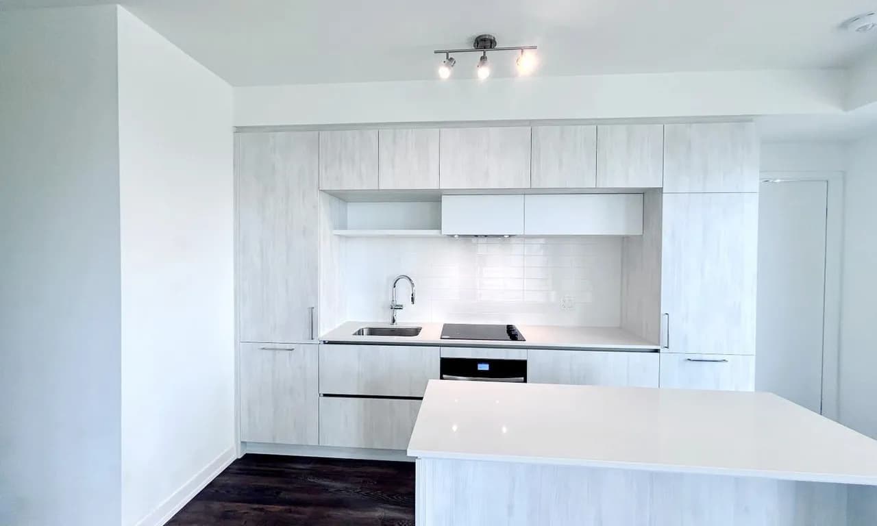 Condo Apt 2 bedroom 2 bathroom at 2 David Eyer Rd in Richmond Hill - MLS# N9345983