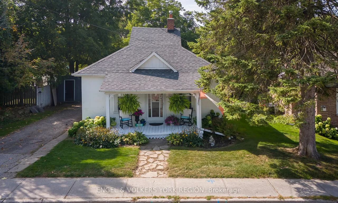 Detached 3 bedroom 1 bathroom at 19180 Centre St in East Gwillimbury - MLS# N9360351