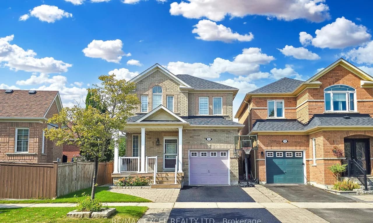 Detached 3 bedroom 4 bathroom at 48 Goldenwood Cres in Markham - MLS# N9362254