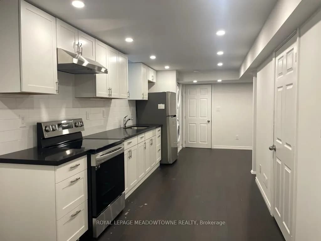 Semi-Detached 1 bedroom 1 bathroom at 3966 Arbourview Terr in Mississauga - MLS# W11823897