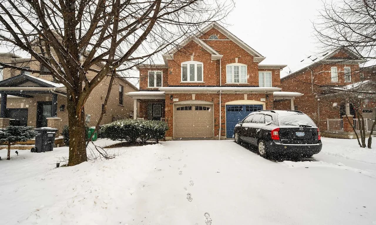 Semi-Detached 3 bedroom 3 bathroom at 3926 Stardust Dr in Mississauga - MLS# W11963908