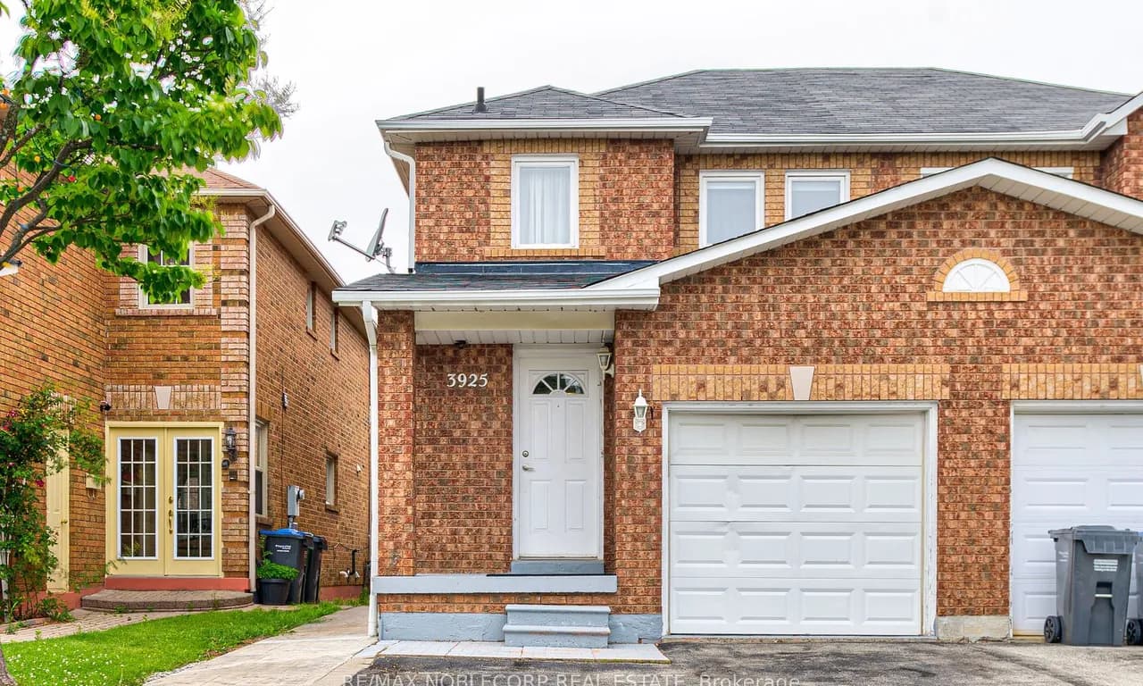 Semi-Detached 3 bedroom 2 bathroom at 3925 Stoneham Way in Mississauga - MLS# W11974371