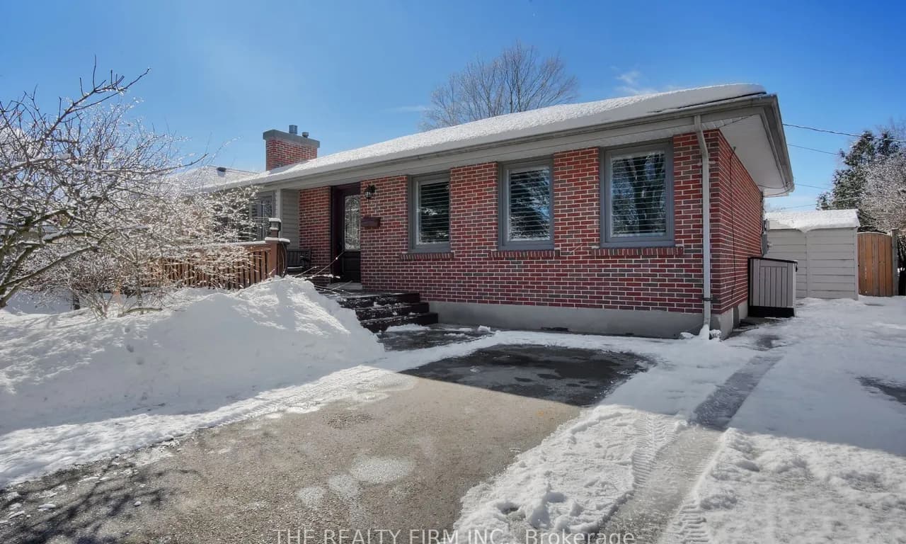 Detached 2 bedroom 2 bathroom at 1856 Royal Cres in London - MLS# X11953884