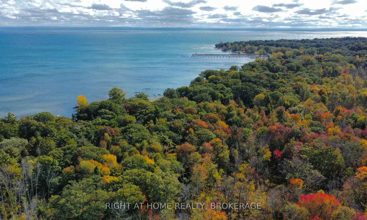 Detached 6 bedroom 5 bathroom at 683 Pt Abino Rd in Fort Erie - MLS# X8343756