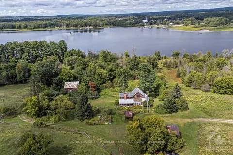 Detached 4 bedroom 1 bathroom at 5689 FERRY Rd in Carp - Dunrobin - Huntley - Fitzroy and Area - MLS# X9505311