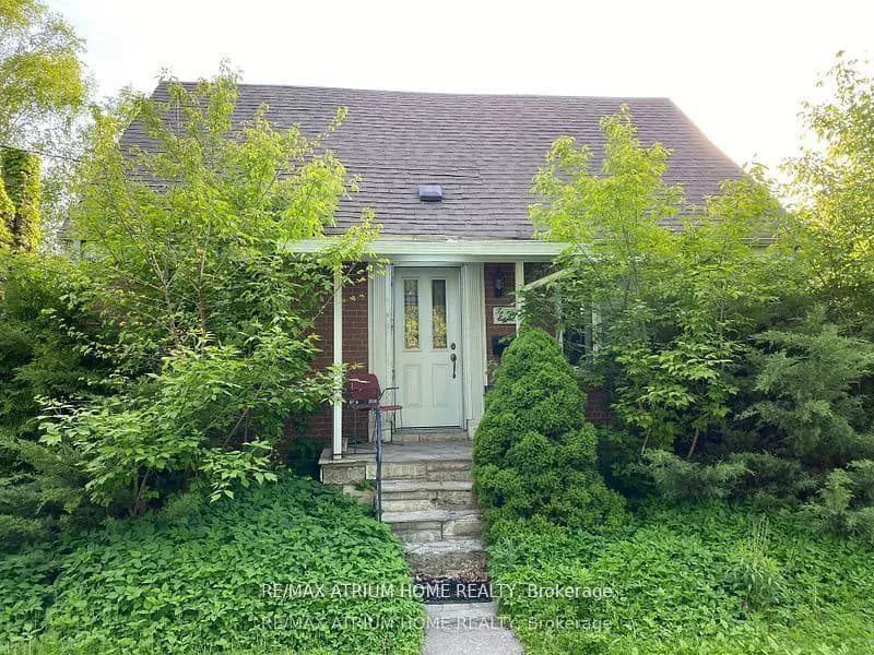 Detached 7 bedroom 2 bathroom at 28 Kensington Avenue in Toronto - MLS# C12602386