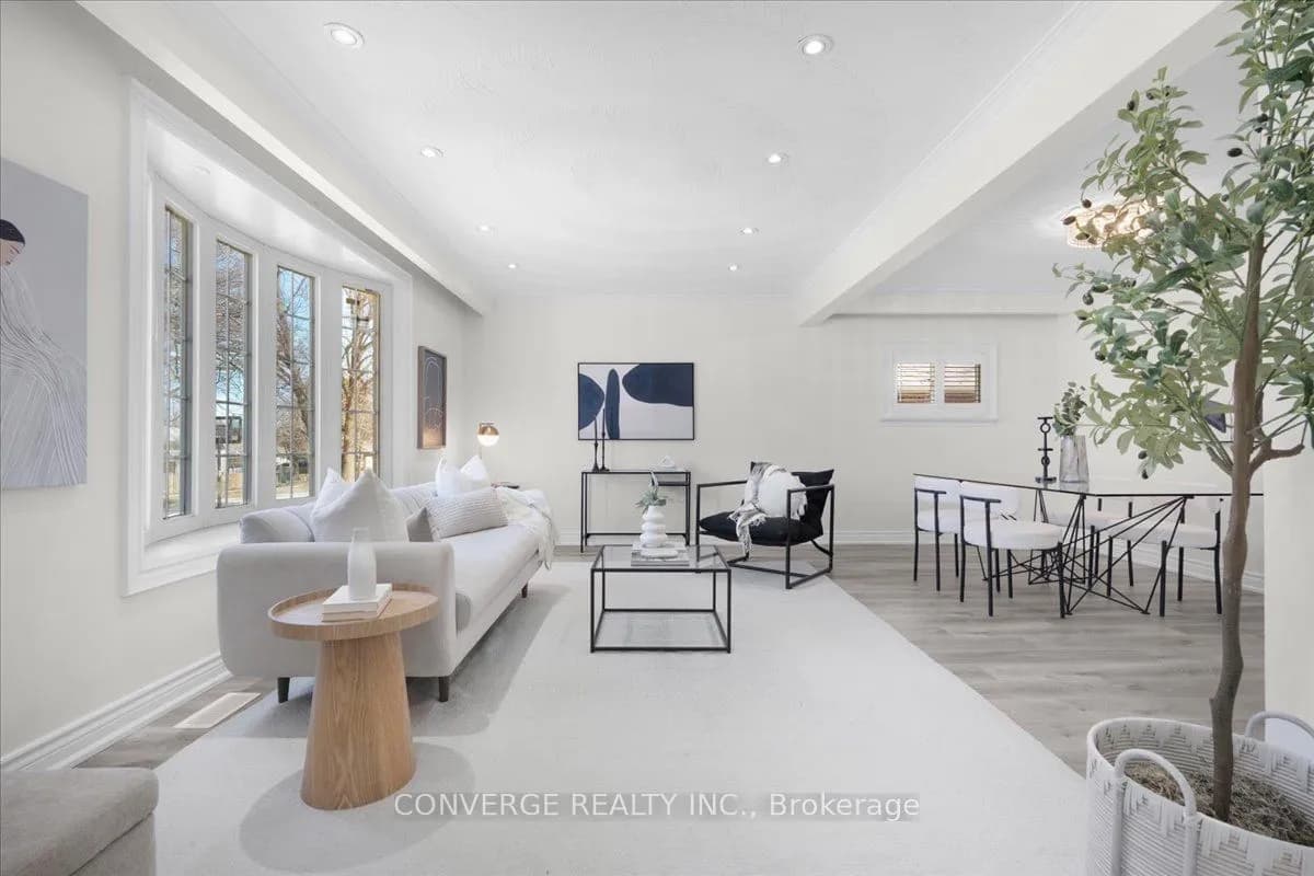 Detached 5 bedroom 2 bathroom at 183 Sedgemount Drive in Toronto - MLS# E12064270