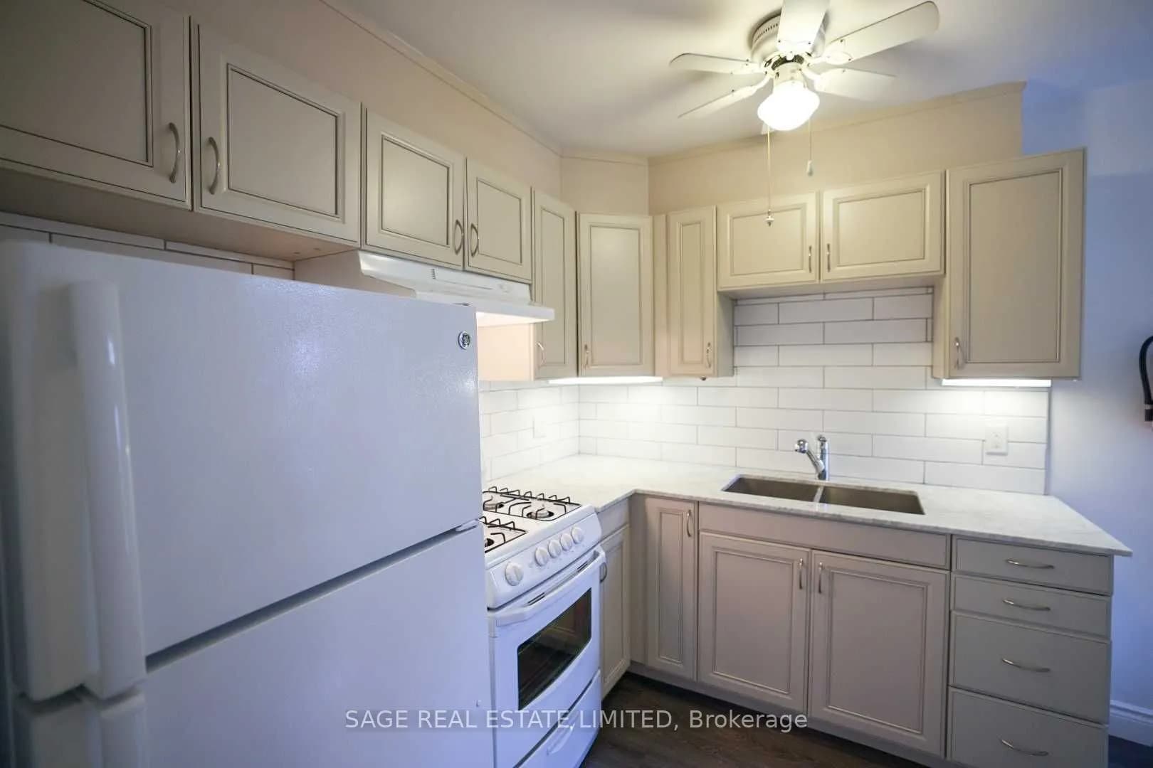 Multiplex 1 bedroom 1 bathroom at 8 Brookmount Road in Toronto - MLS# E12564270