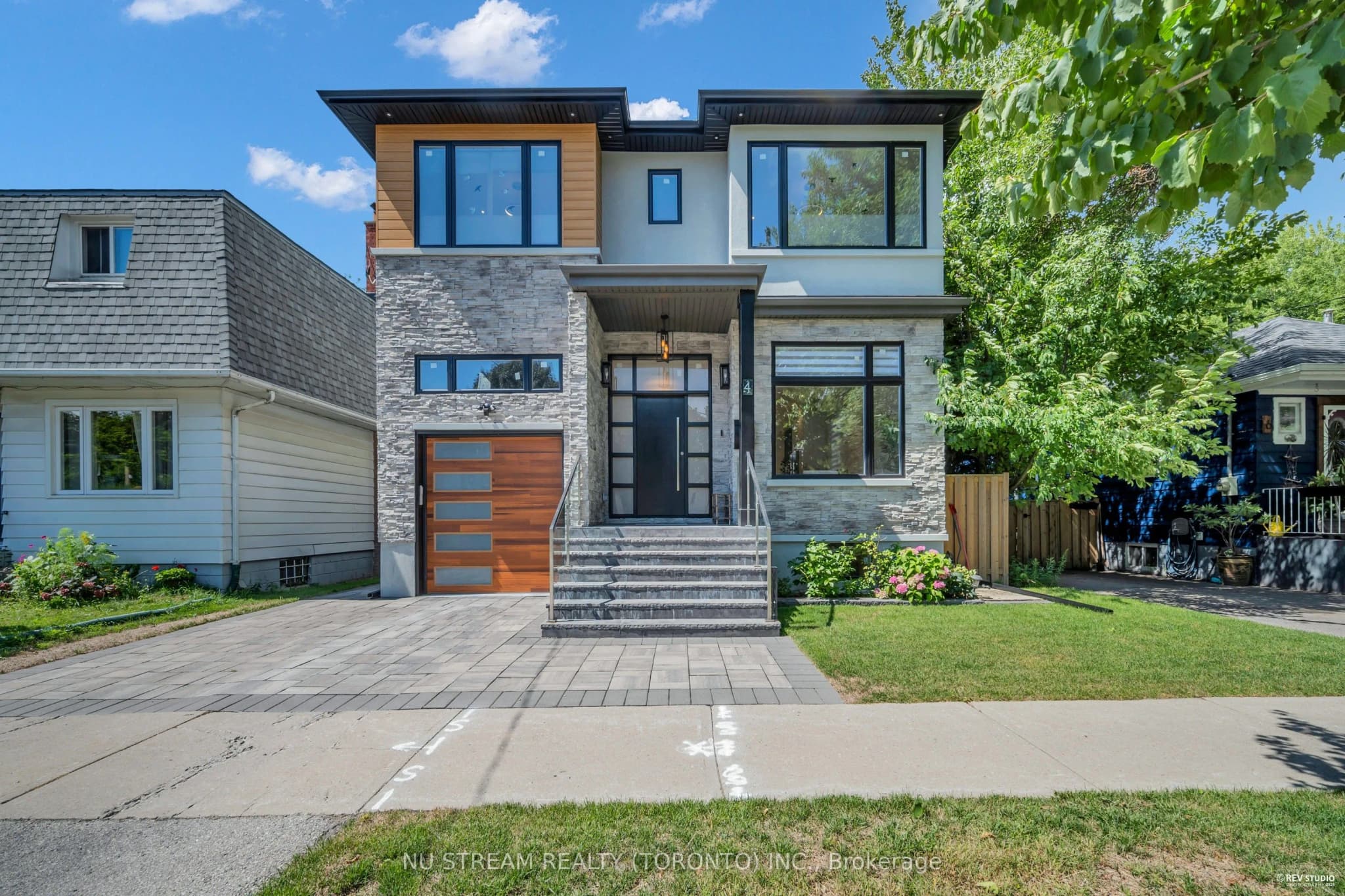 Detached 5 bedroom 5 bathroom at 4 Westbourne Avenue in Toronto - MLS# E12596444