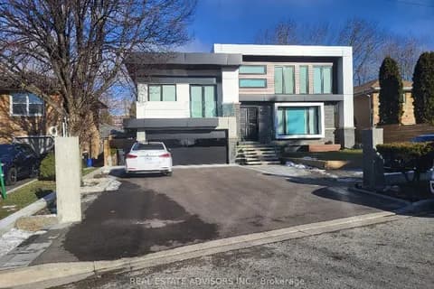 Detached 4 bedroom 5 bathroom at 12 Dobbin Road in Toronto - MLS# E8070080