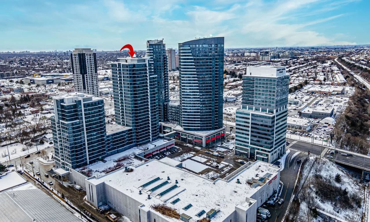 Condo Apt 2 bedroom 2 bathroom at 7165 Yonge St in Markham - MLS# N11961609