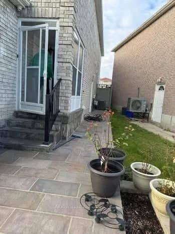 Detached 2 bedroom 1 bathroom at 29 James Edward Drive in Markham - MLS# N12595368