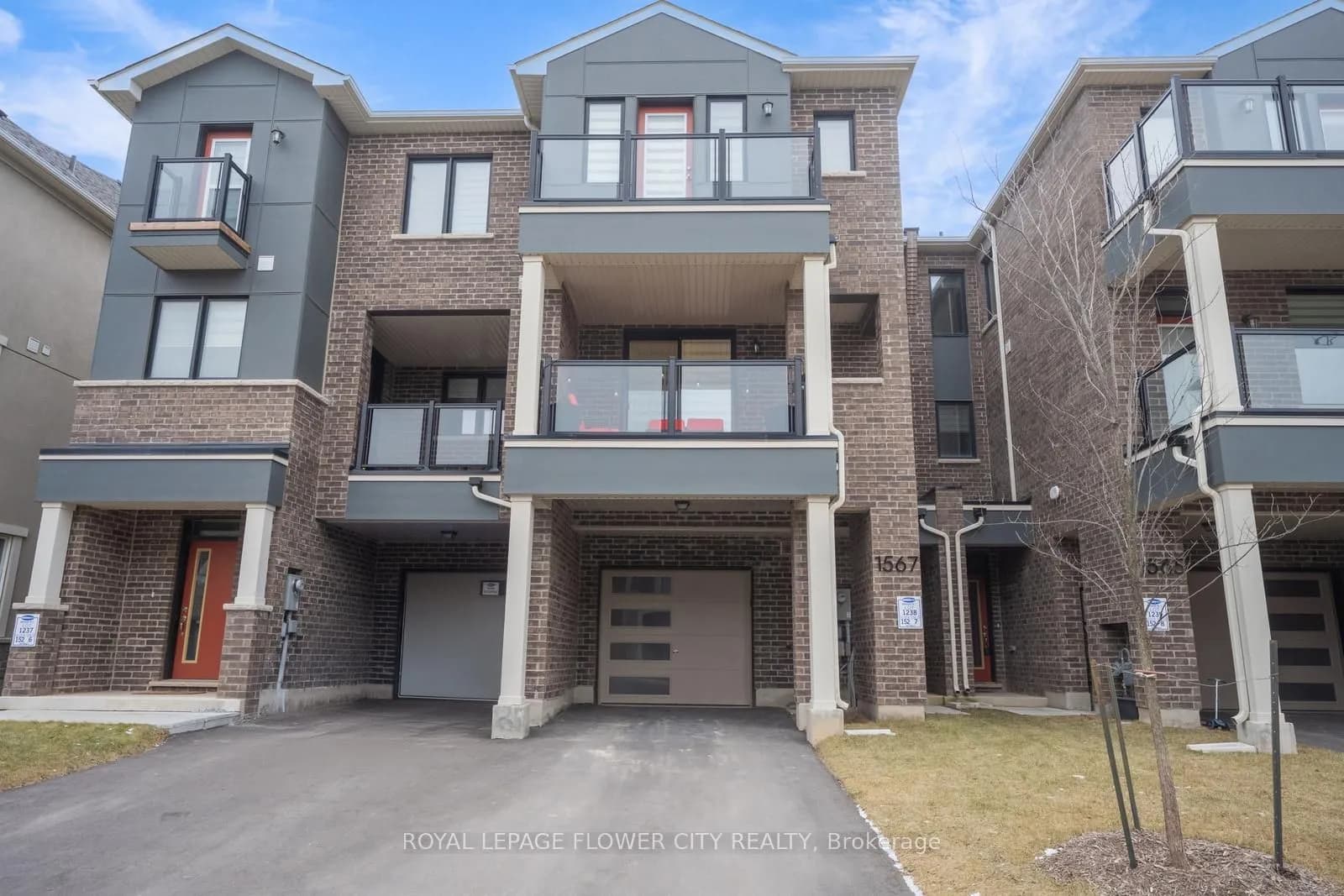 Att/Row/Townhouse 3 bedroom 3 bathroom at 1567 Moira Crescent in Milton - MLS# W11918912