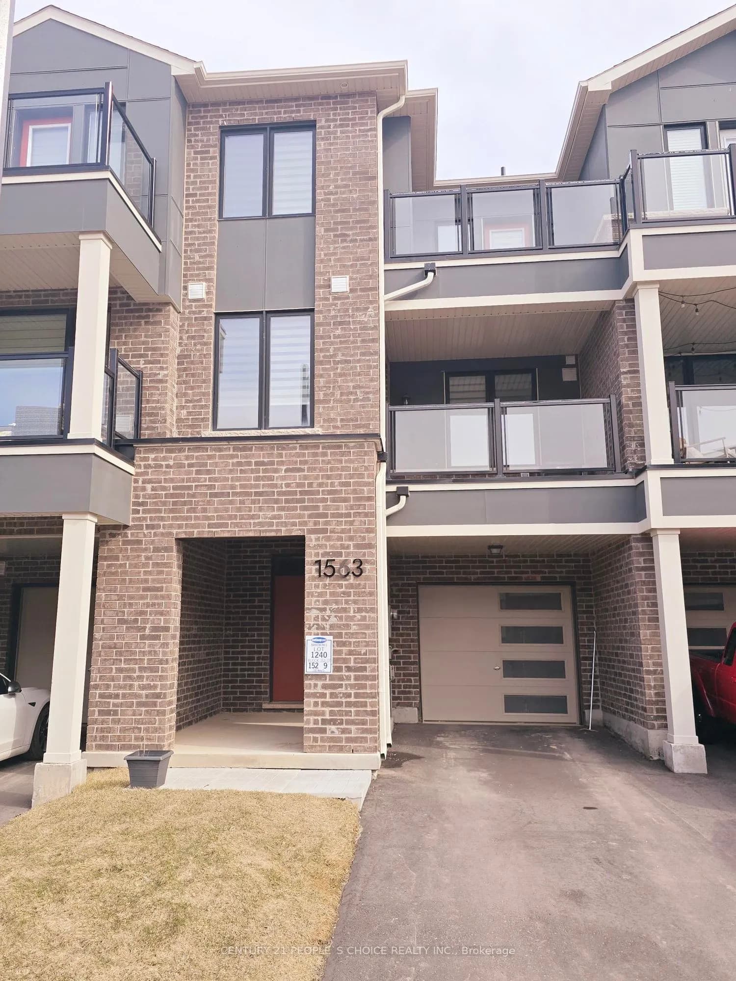 Att/Row/Townhouse 2 bedroom 3 bathroom at 1563 Moira Crescent in Milton - MLS# W12062335