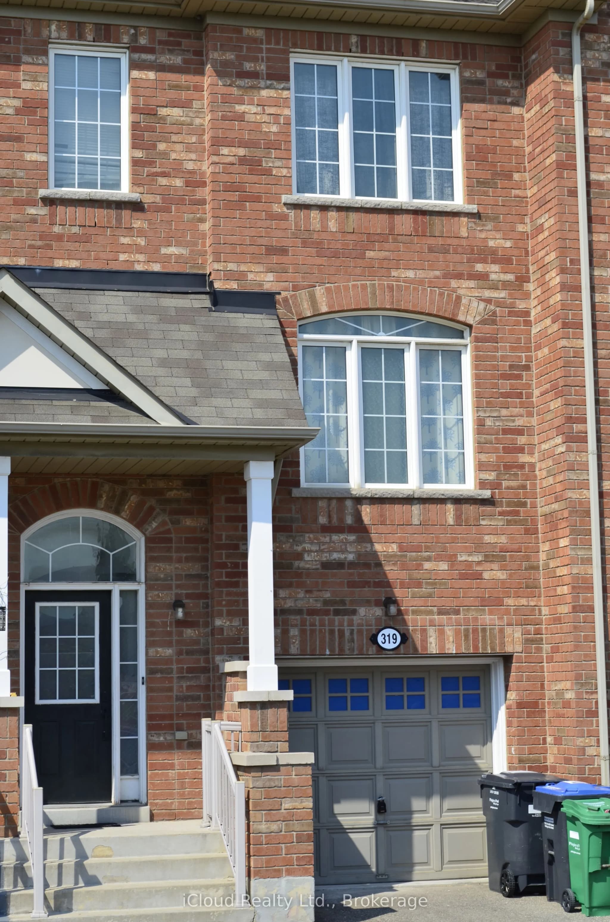 Att/Row/Townhouse 3 bedroom 3 bathroom at 319 Aspendale Crescent in Mississauga - MLS# W12481286