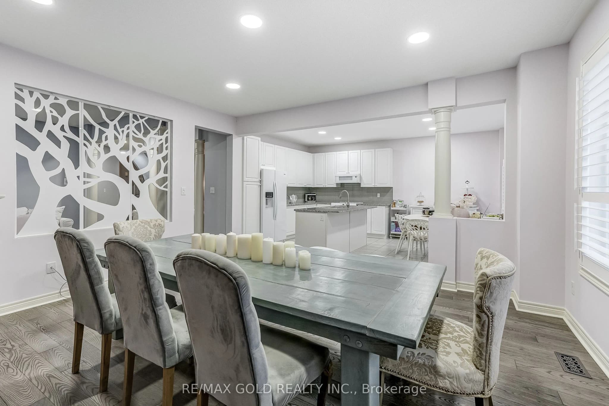 Detached 5 bedroom 5 bathroom at 552 Bessborough Drive in Milton - MLS# W12536896