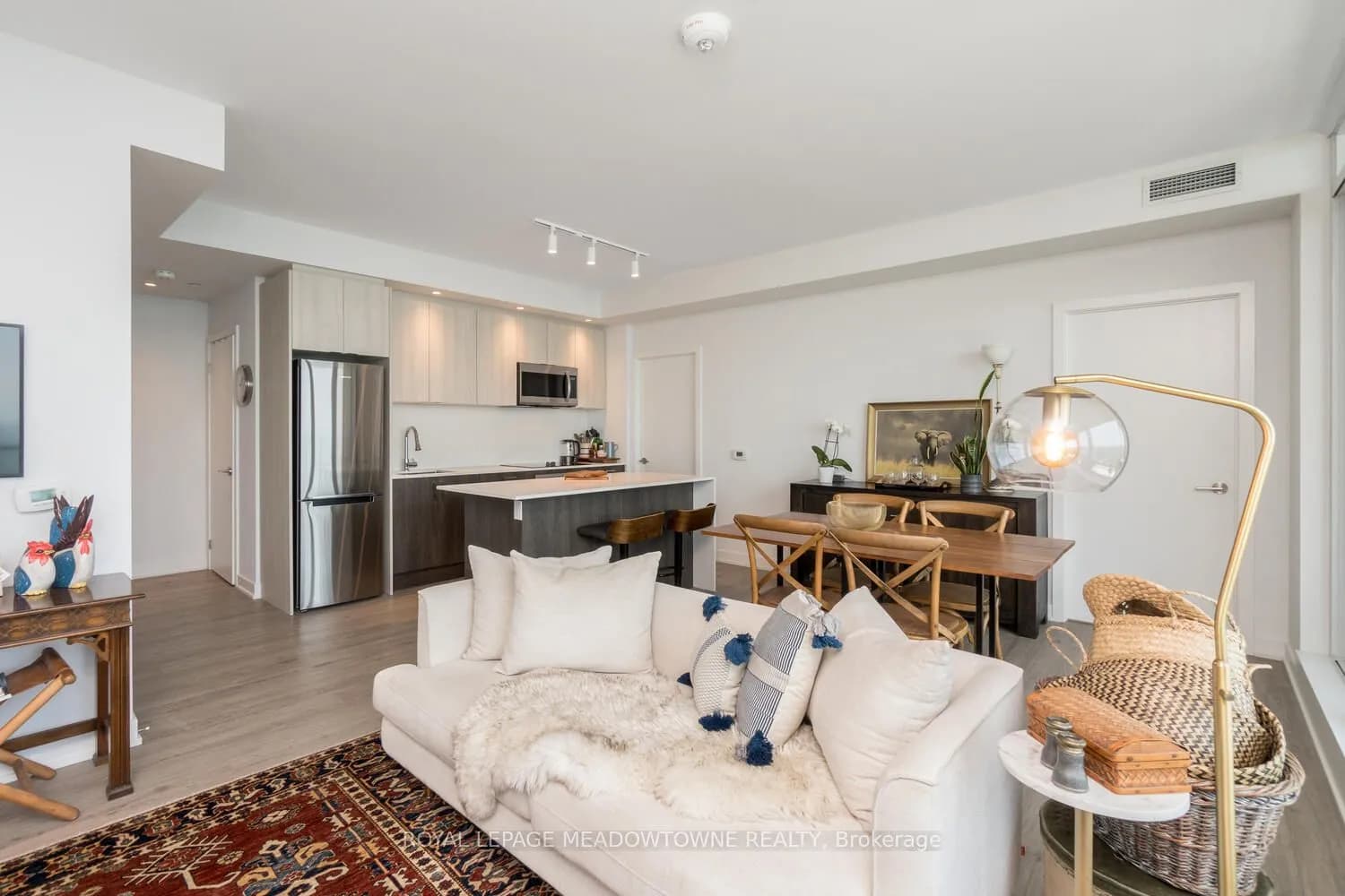 Condo Apartment 2 bedroom 3 bathroom at 1926 Lake Shore Boulevard in Toronto - MLS# W12585738