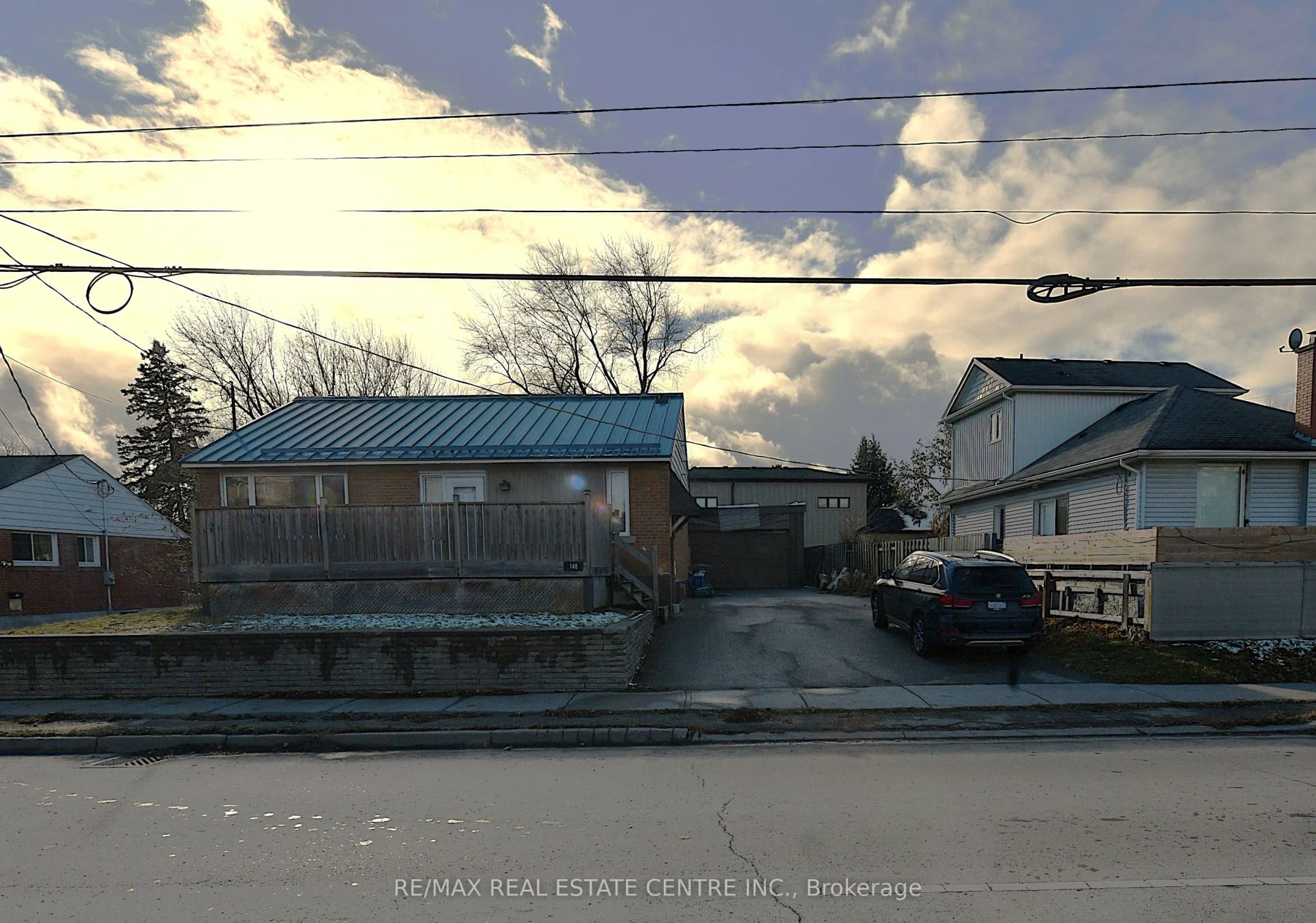 Detached 4 bedroom 2 bathroom at 148 Ontario Street in Milton - MLS# W12586588