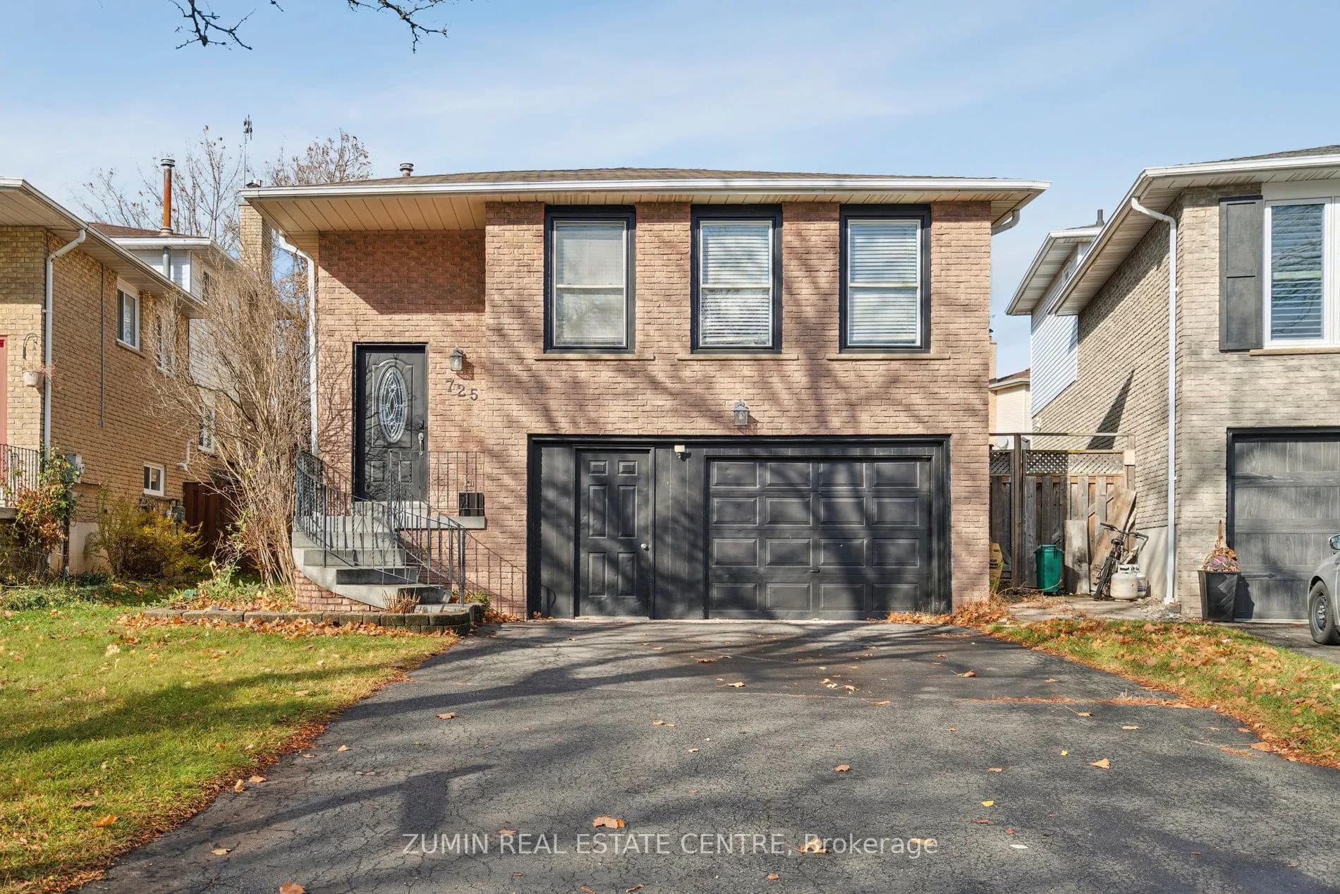 Detached 5 bedroom 3 bathroom at 725 COULSON Avenue in Milton - MLS# W12587116