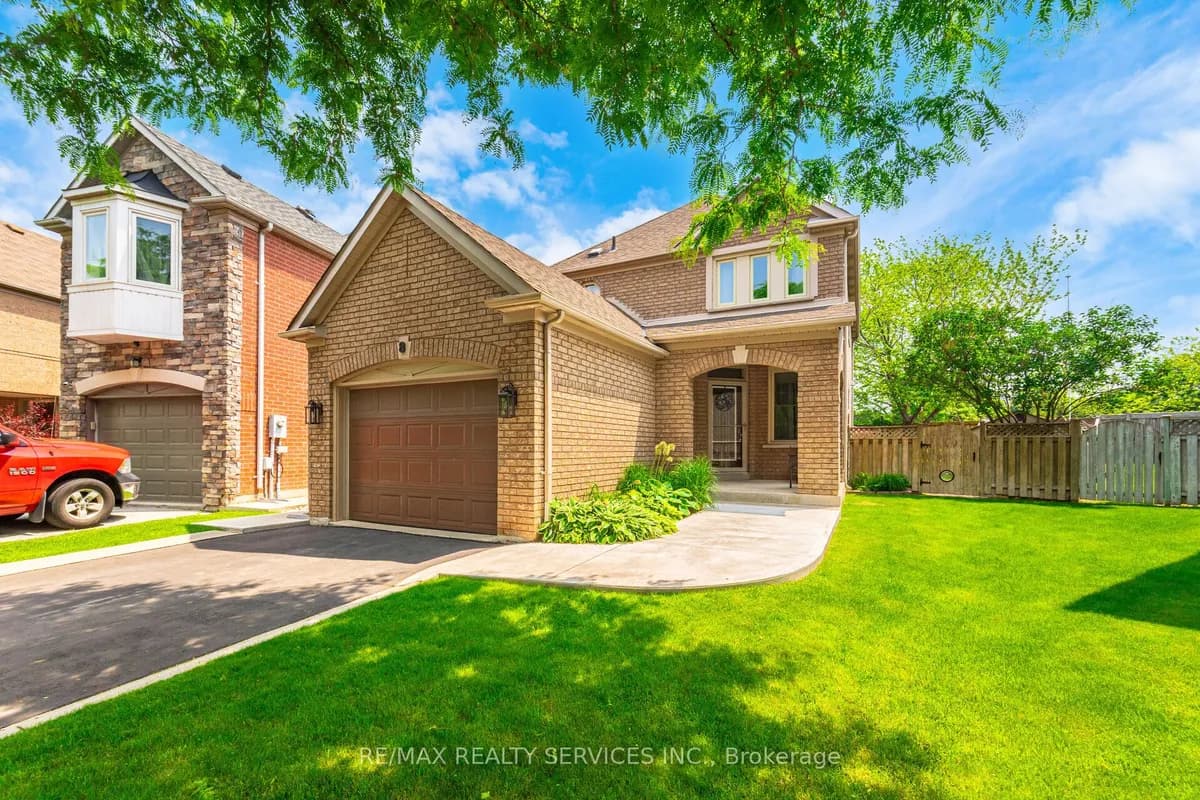 Detached 4 bedroom 3 bathroom at 8 Inwood Place in Brampton - MLS# W12587412