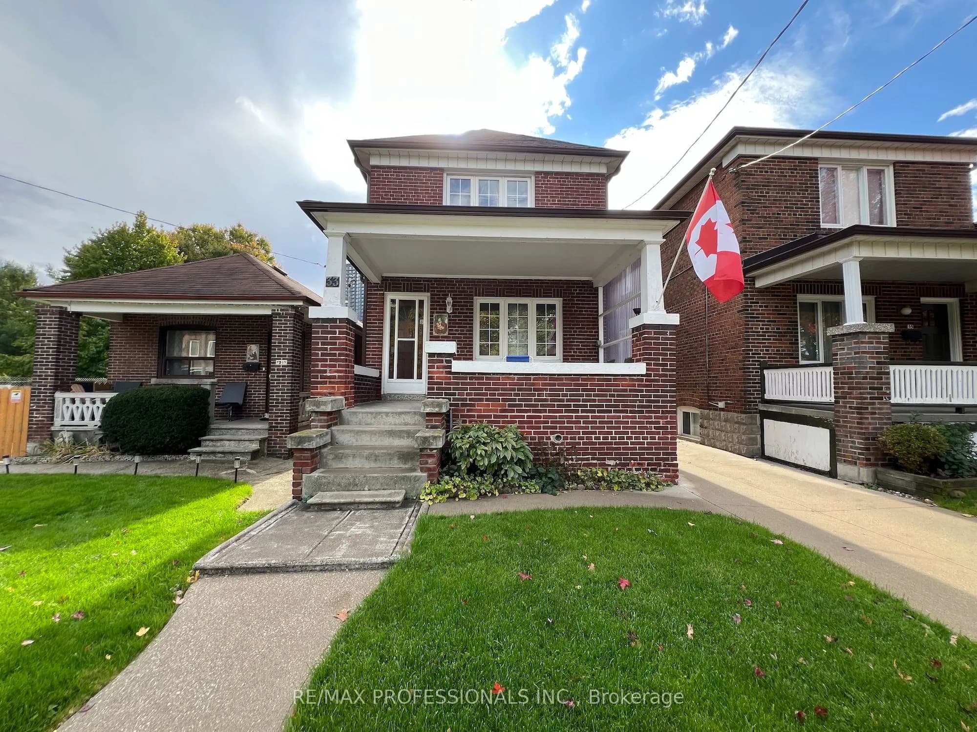 Detached 5 bedroom 3 bathroom at 33 Chandos Avenue in Toronto - MLS# W12594780