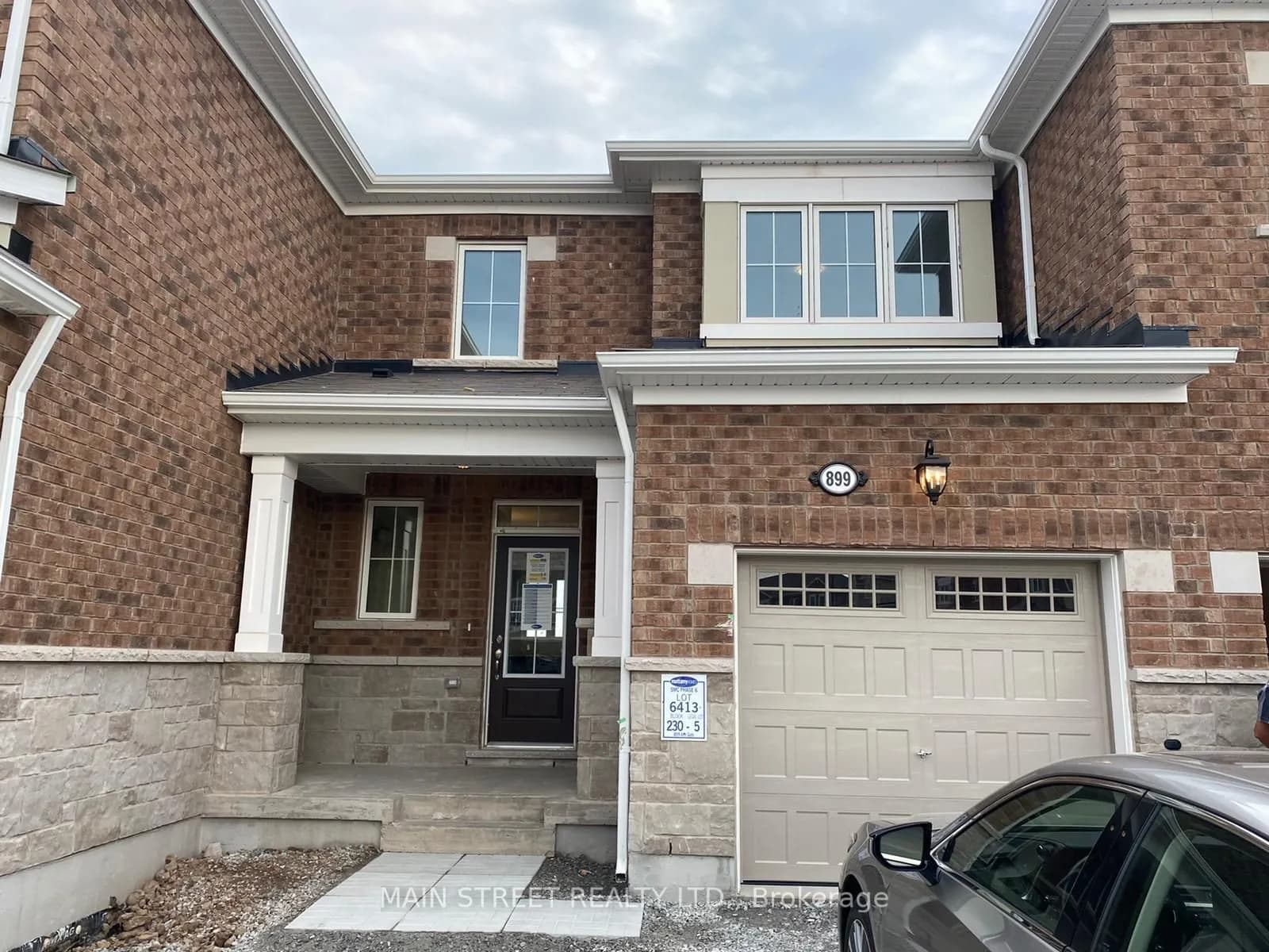 Att/Row/Townhouse 3 bedroom 3 bathroom at 899 Ash Gate in Milton - MLS# W12599816