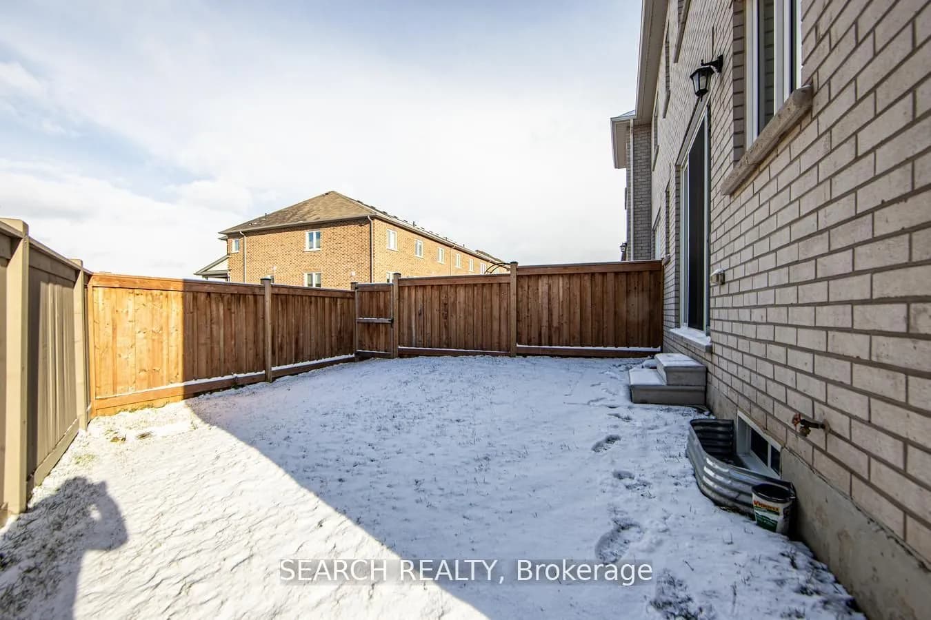 Att/Row/Townhouse 4 bedroom 3 bathroom at 988 Cherry Court in Milton - MLS# W12599936