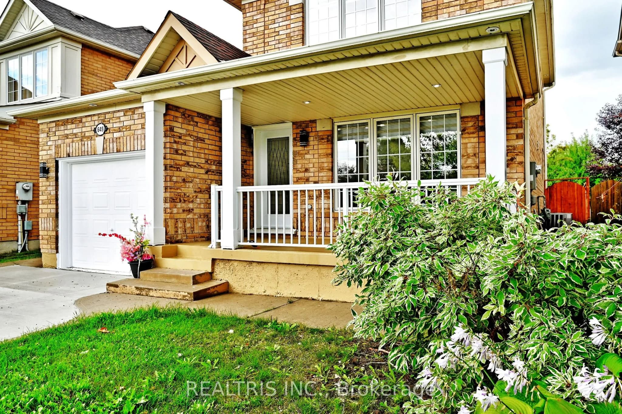 Detached 4 bedroom 4 bathroom at 649 Marley Crescent in Milton - MLS# W12602260