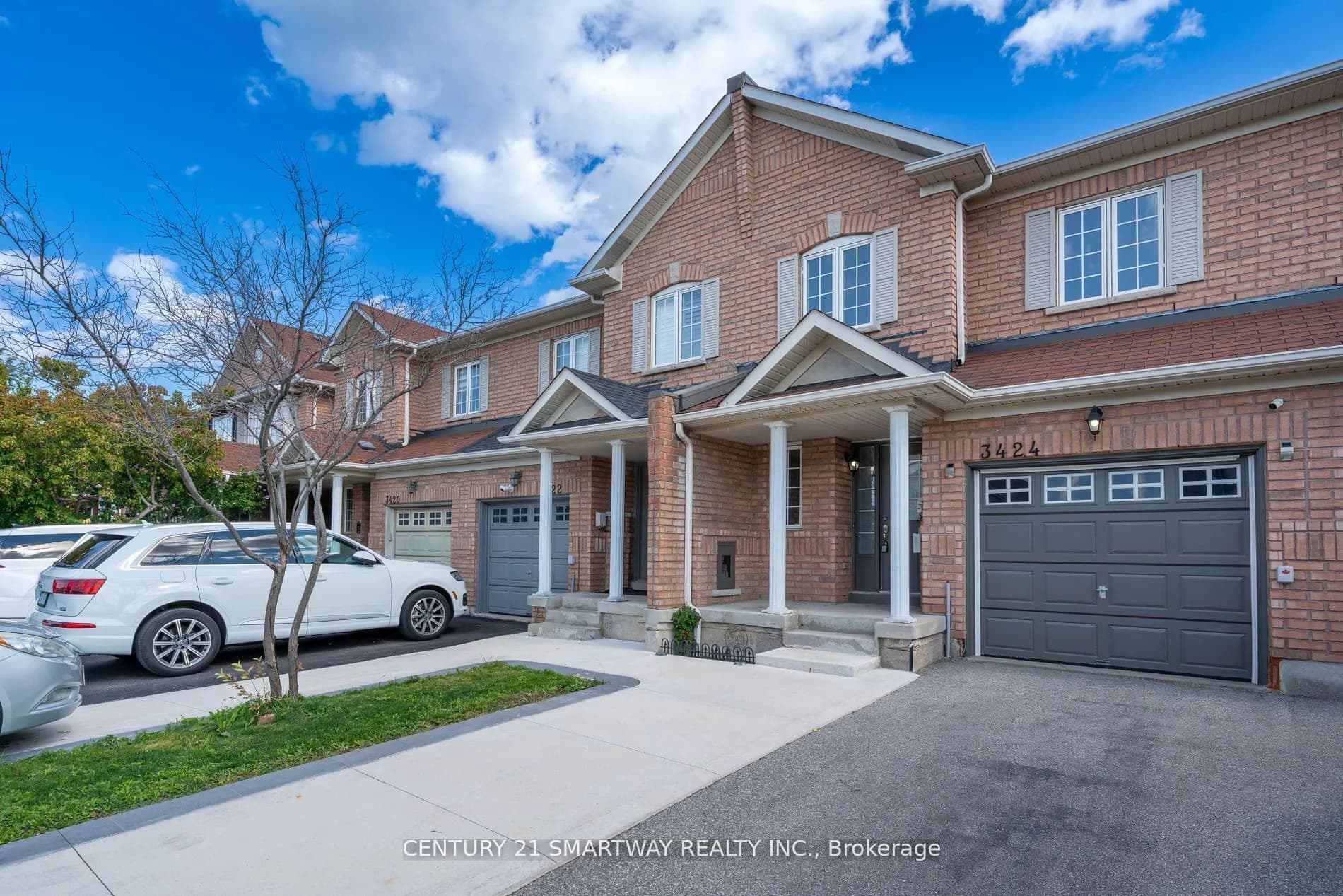 Att/Row/Townhouse 3 bedroom 3 bathroom at 3424 Angel Pass Drive in Mississauga - MLS# W12604358