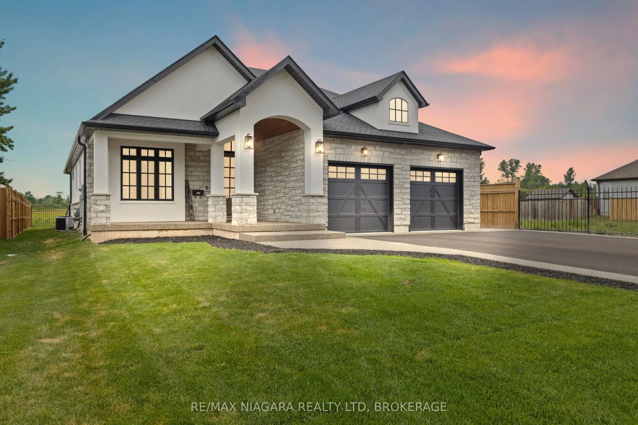 Detached 4 bedroom 4 bathroom at 637 Buffalo Road in Fort Erie - MLS# X12537566