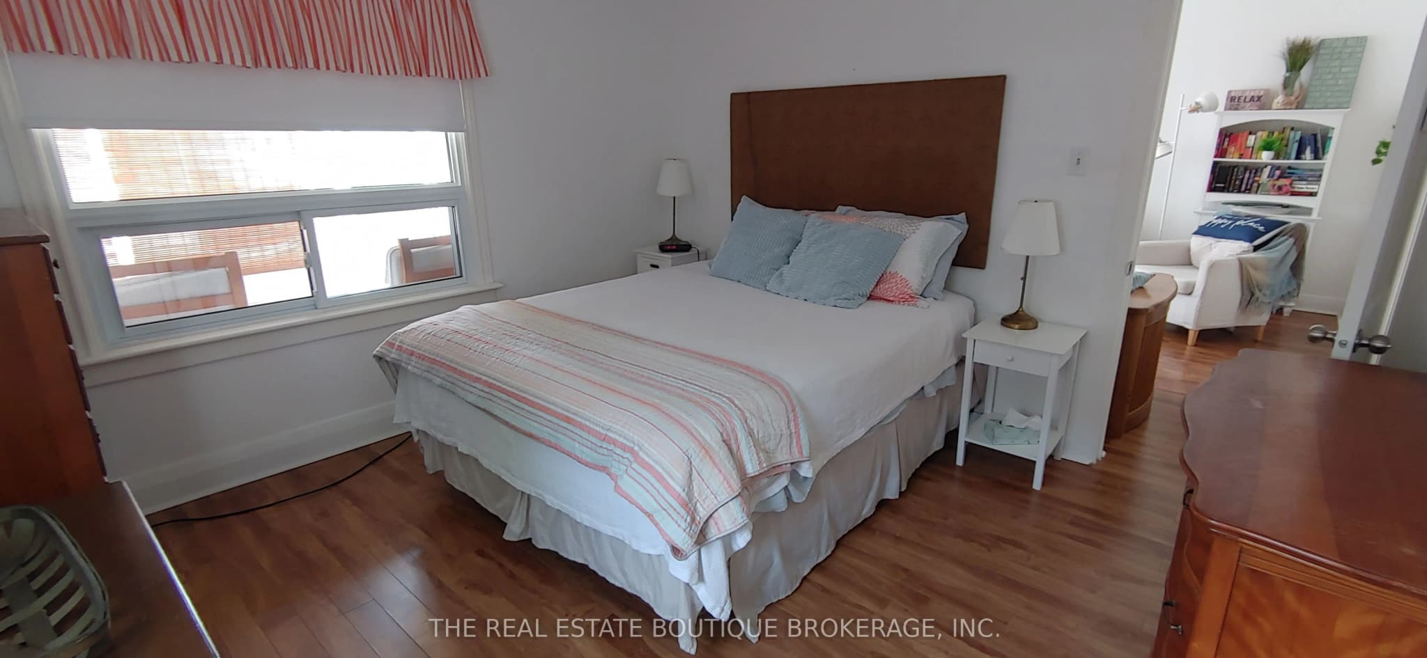 Detached 3 bedroom 1 bathroom at 322 Oxford Avenue in Fort Erie - MLS# X12549590