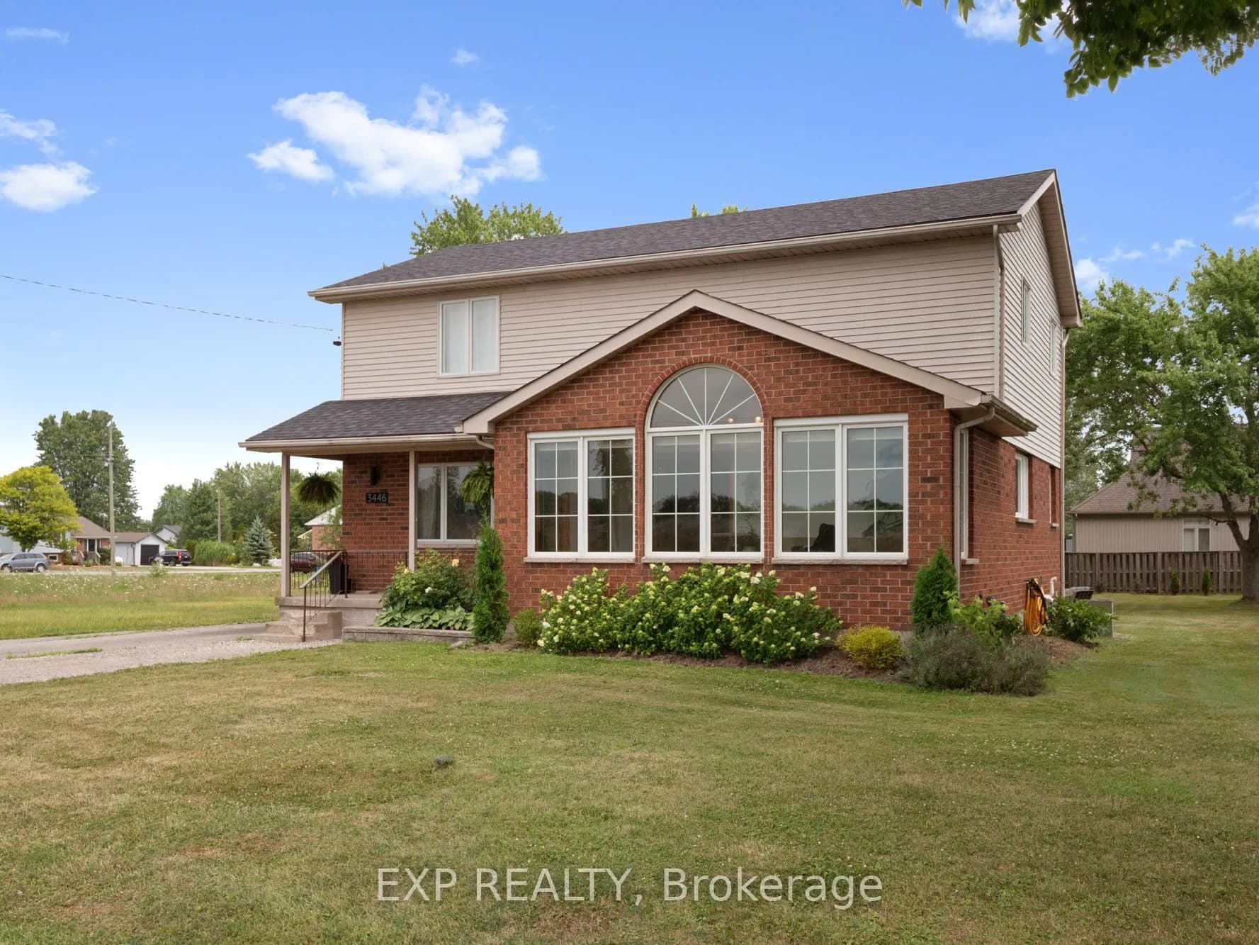 Detached 4 bedroom 2 bathroom at 3446 Black Creek Road in Fort Erie - MLS# X12555150