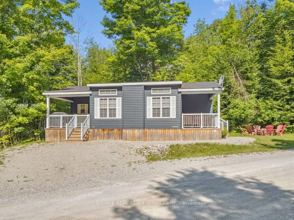 MobileTrailer 2 bedroom 2 bathroom at 1082 Shamrock Marina Road in Gravenhurst - MLS# X12593460