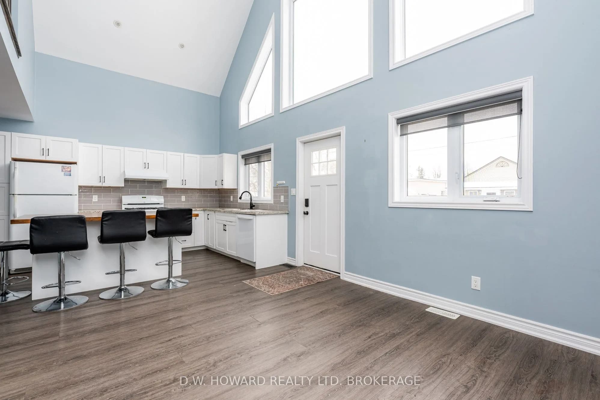 Detached 3 bedroom 2 bathroom at 12 Loomis Crescent in Fort Erie - MLS# X12601060