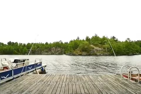 Detached 2 bedroom 1 bathroom at 1 Island N/A in Gravenhurst - MLS# X8312392